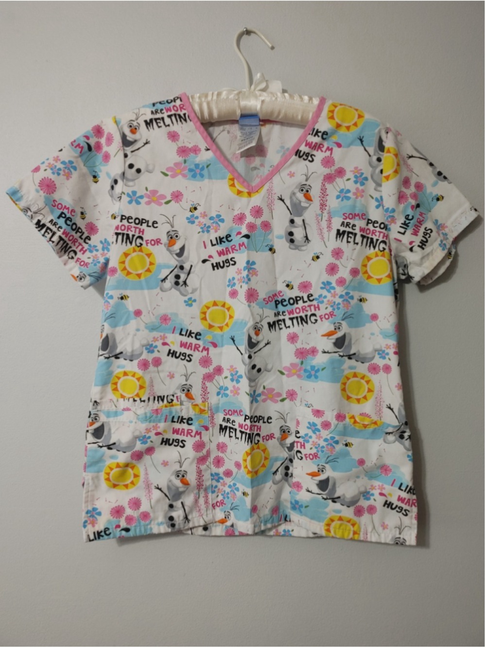Women's Disney Frozen Olaf Scrub Top XS White Pink - Picture 1 of 7